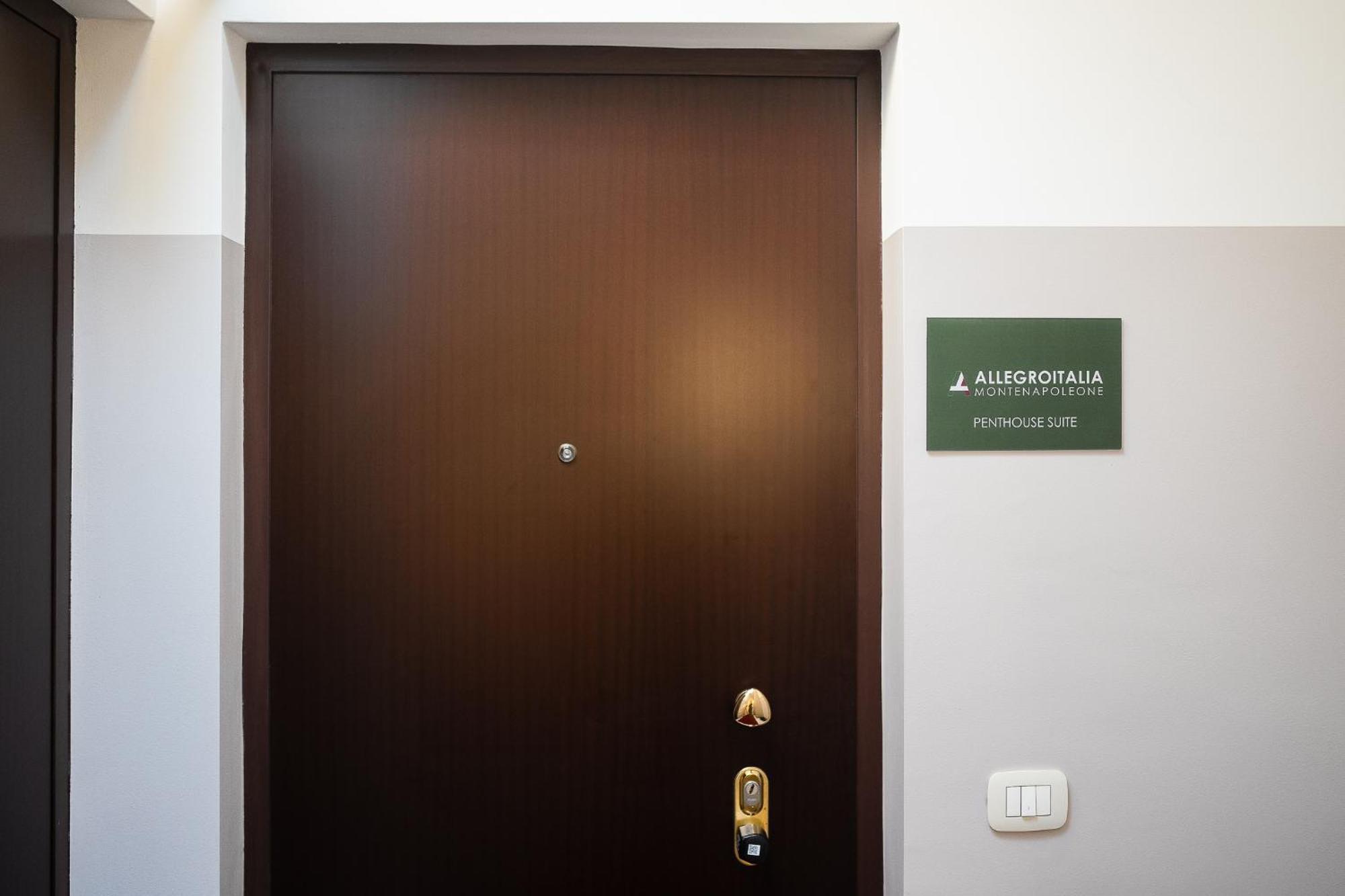 Allegroitalia Penthouse Montenapoleone Milán Exterior foto