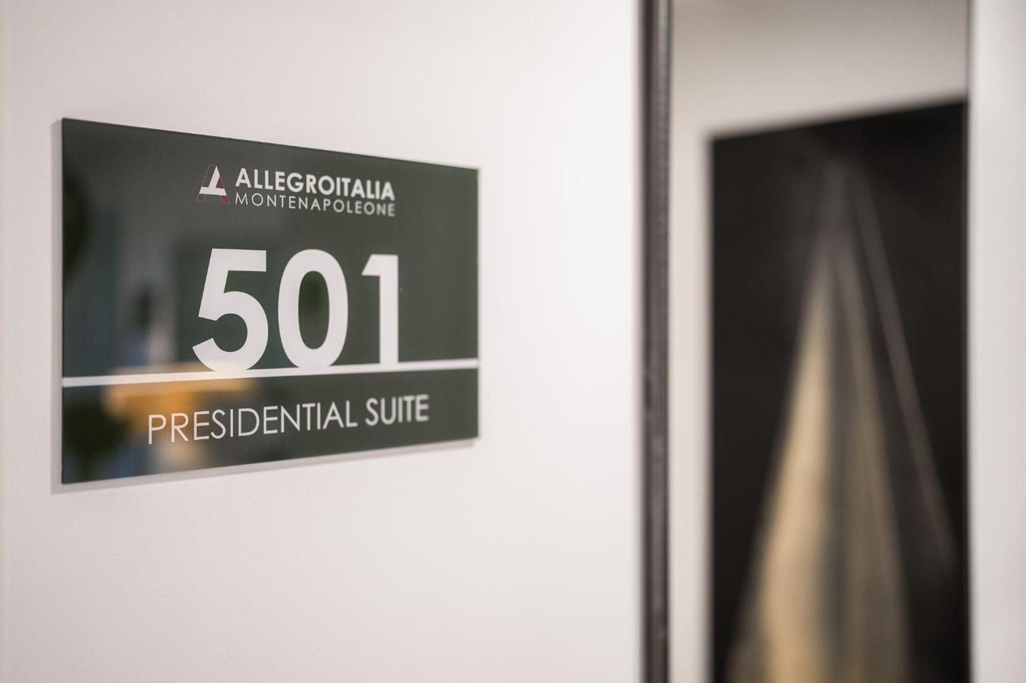Allegroitalia Penthouse Montenapoleone Milán Exterior foto