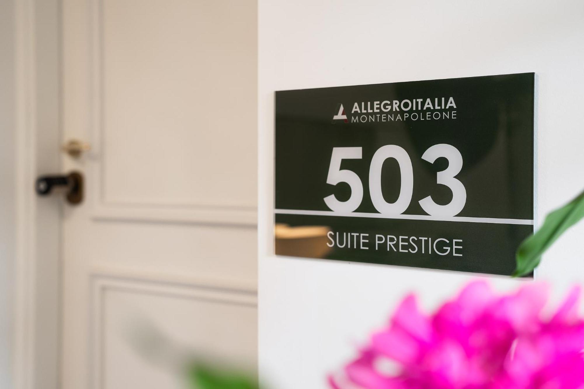 Allegroitalia Penthouse Montenapoleone Milán Exterior foto