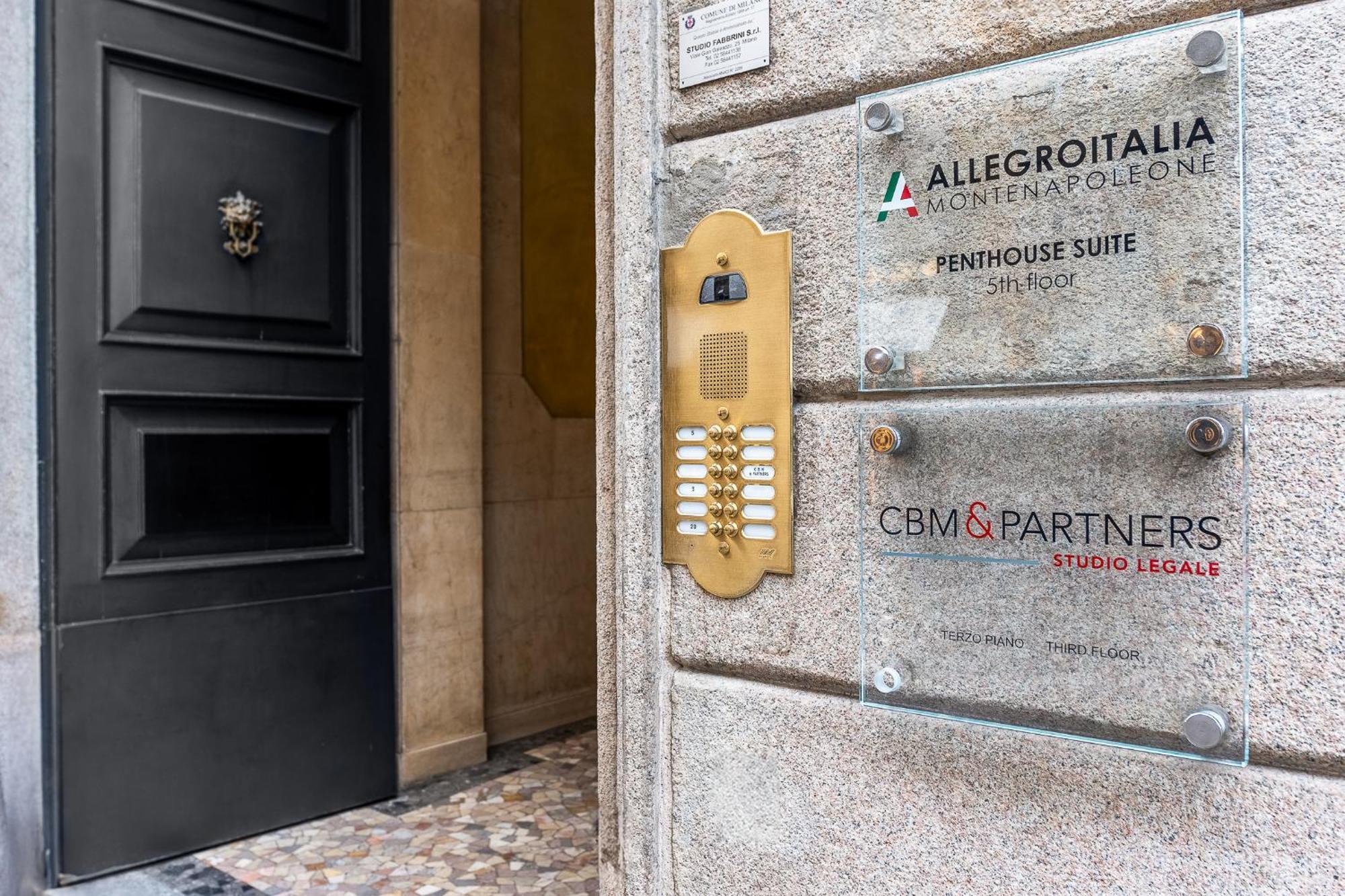 Allegroitalia Penthouse Montenapoleone Milán Exterior foto